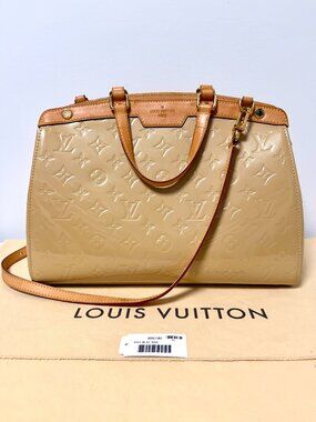 Louis Vuitton Vernis Brea MM DUNE w/ Monogram Embossing Includes Crossbody